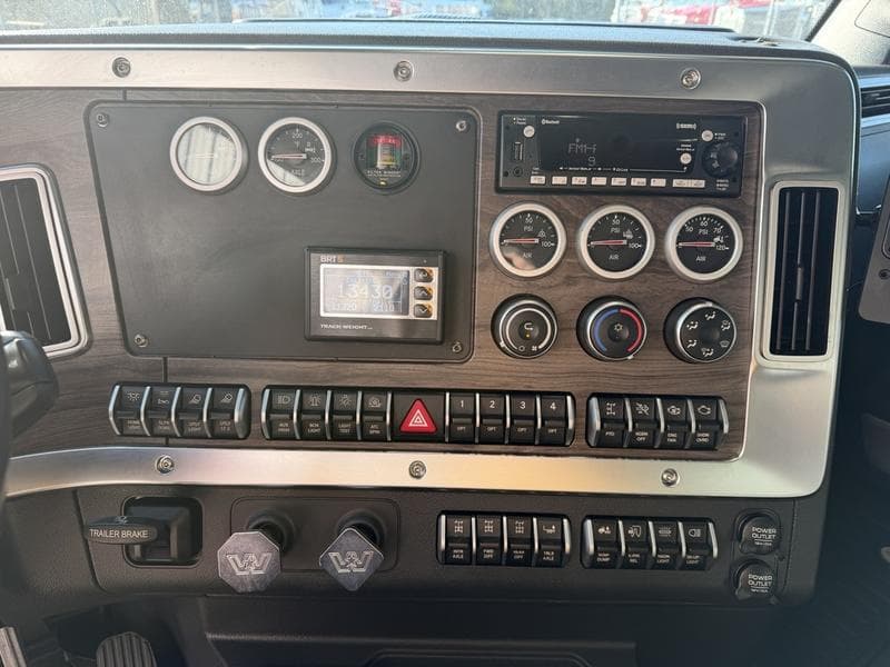 2025 Western Star 49X in Pittsburgh, PA — photo 13