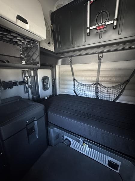 2022 Freightliner Cascadia in Montgomery, AL — photo 9
