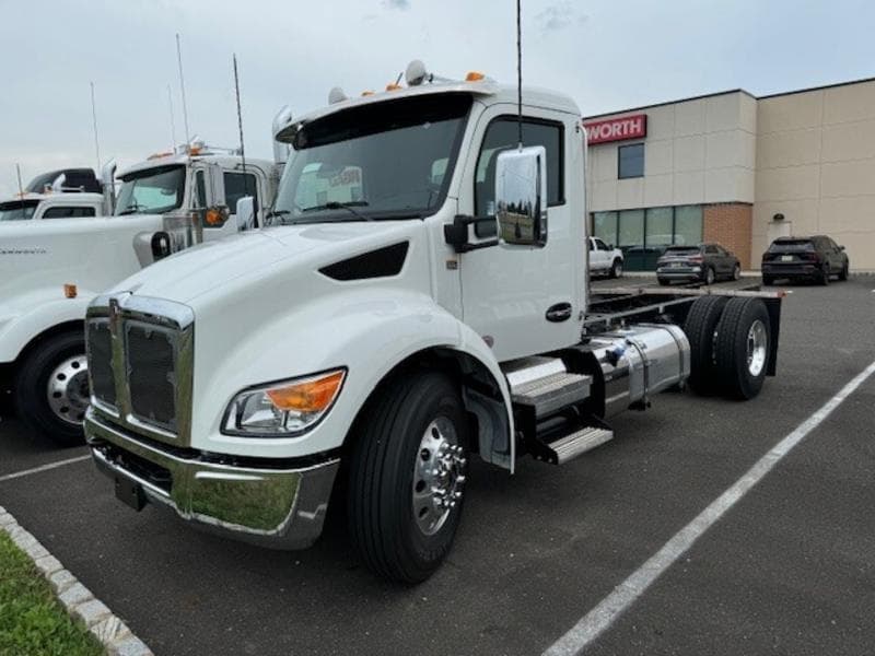 2025 Kenworth T380
