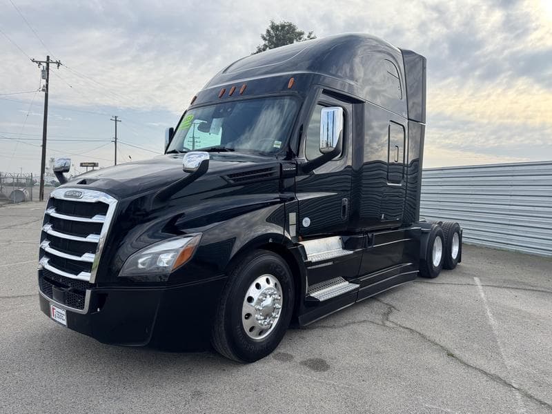 2023 Freightliner Cascadia