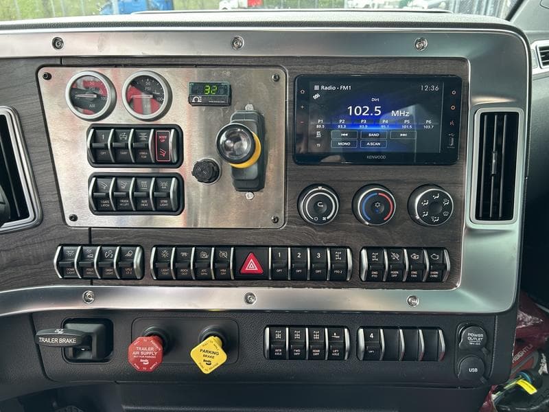 2025 Western Star 49X in Pittsburgh, PA — photo 14