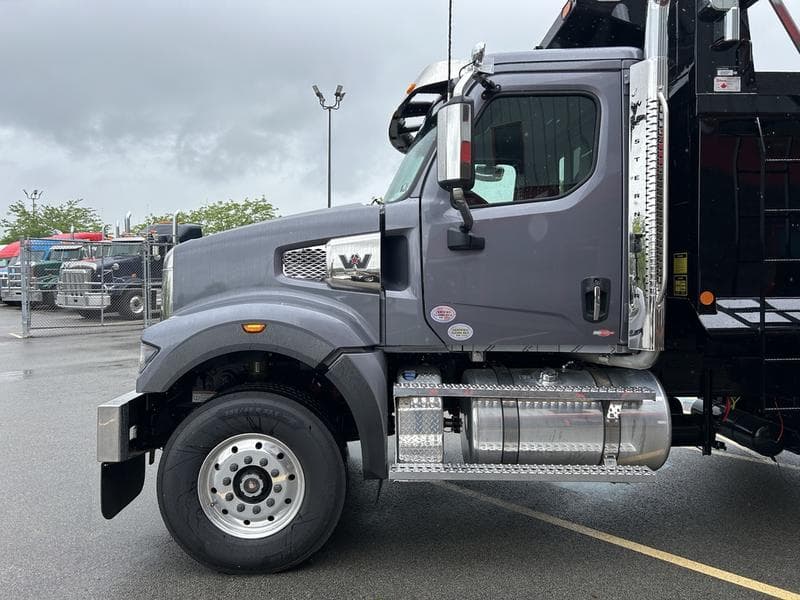 2025 Western Star 49X in Pittsburgh, PA — photo 9