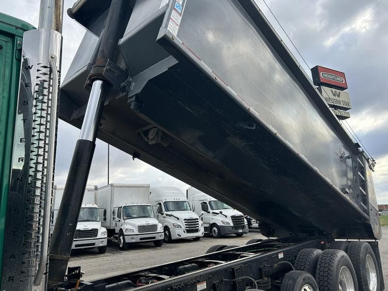 2022 Western Star 49X in Cincinnati, OH — photo 16