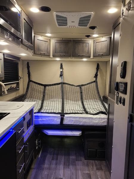 2026 Freightliner Cascadia in Columbus, OH — photo 9