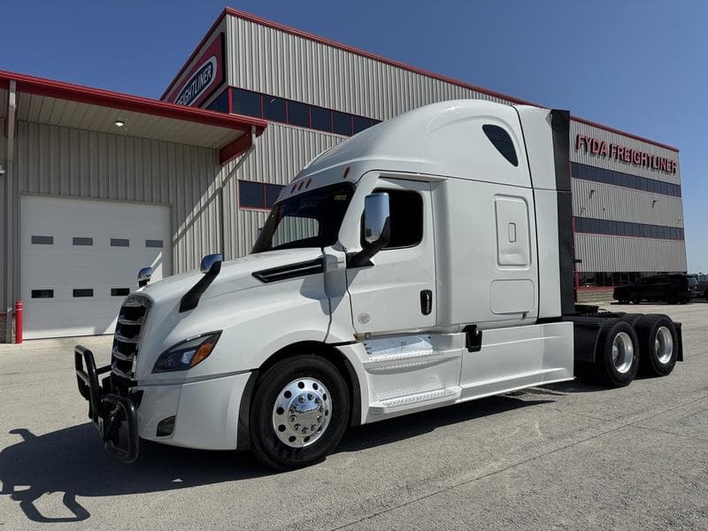 2023 Freightliner Cascadia