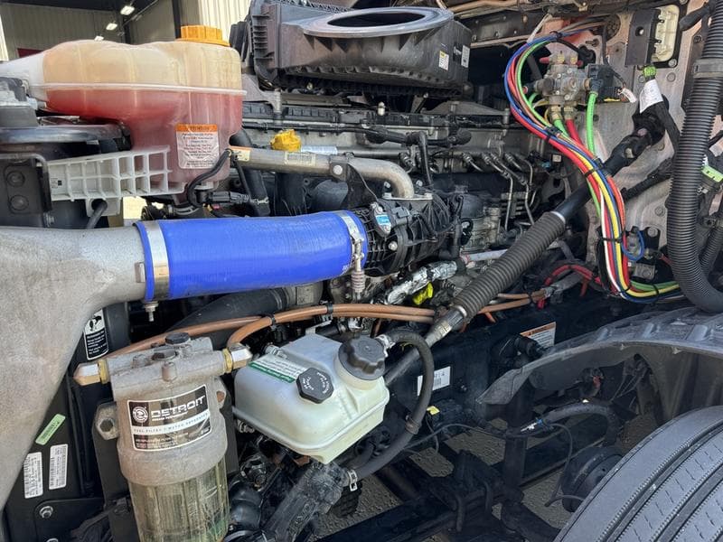 2024 Freightliner Cascadia in Columbus, OH — photo 12