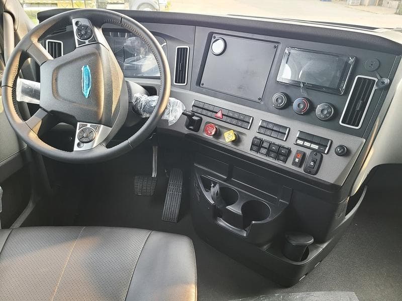 2026 Freightliner Cascadia in Columbus, OH — photo 4