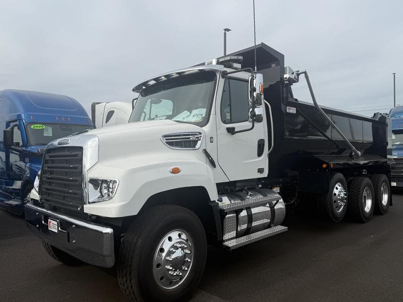 2025 Freightliner 114SD