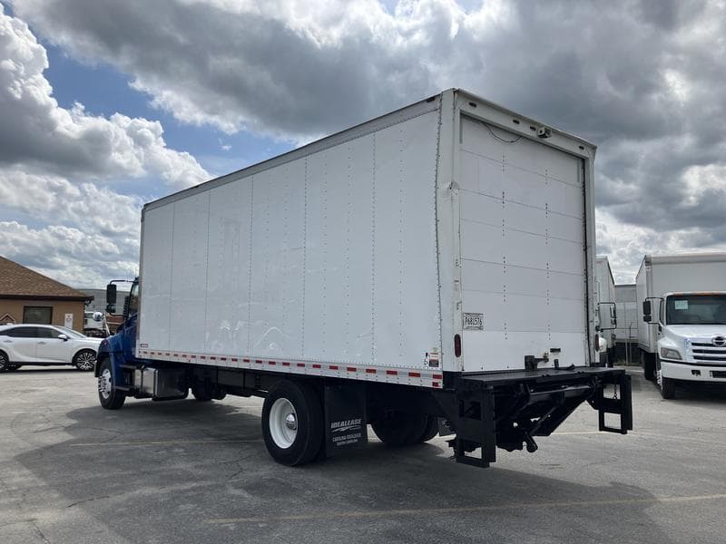 2019 Hino 268 in Columbia — photo 2