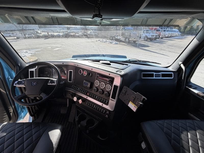 2025 Western Star 49X in Pittsburgh, PA — photo 18