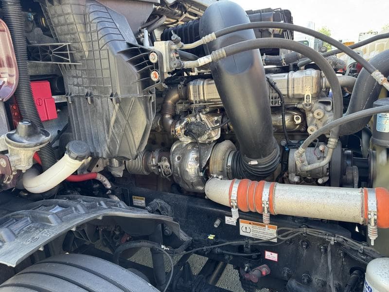 2024 Freightliner Cascadia in Columbus, OH — photo 11