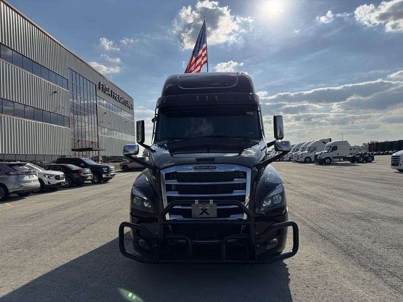 2024 Freightliner Cascadia in Columbus, OH — photo 10