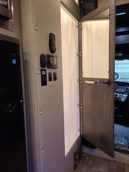 2026 Freightliner Cascadia in Columbus, OH — photo 28