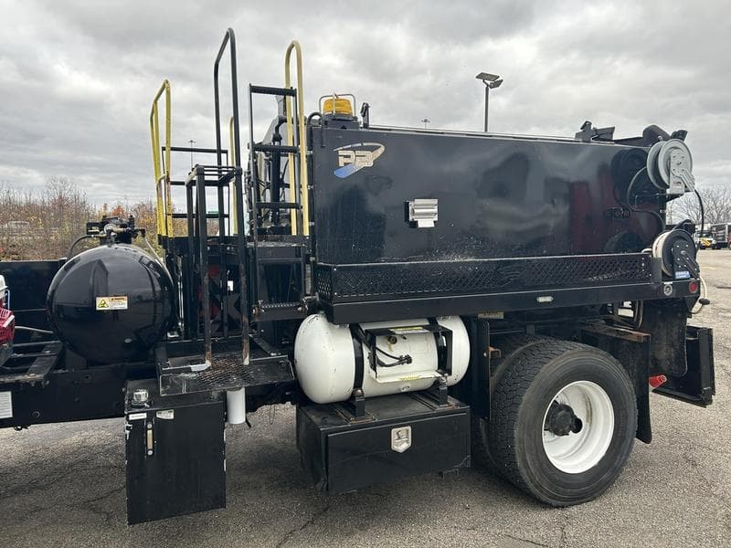 2021 Freightliner M2 106 in Cincinnati, OH — photo 5