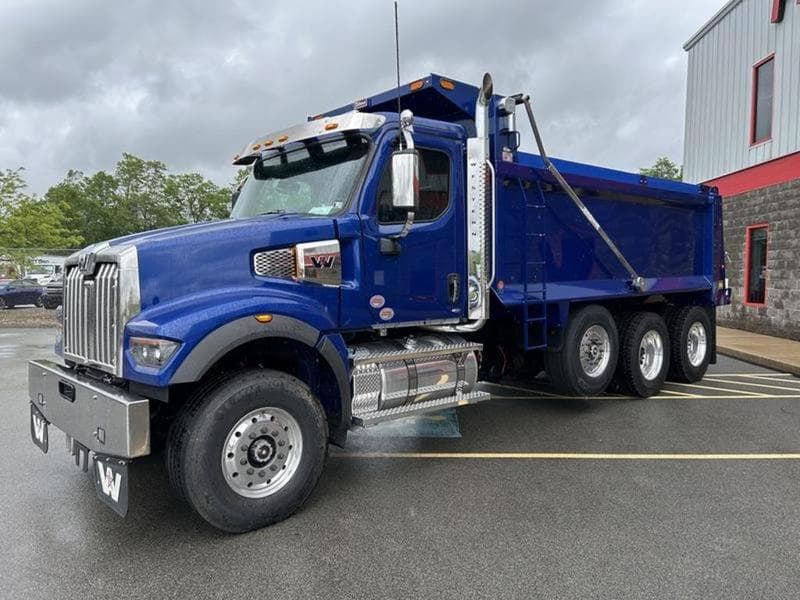 2027 Western Star 47X in Barkeyville, PA — photo 16