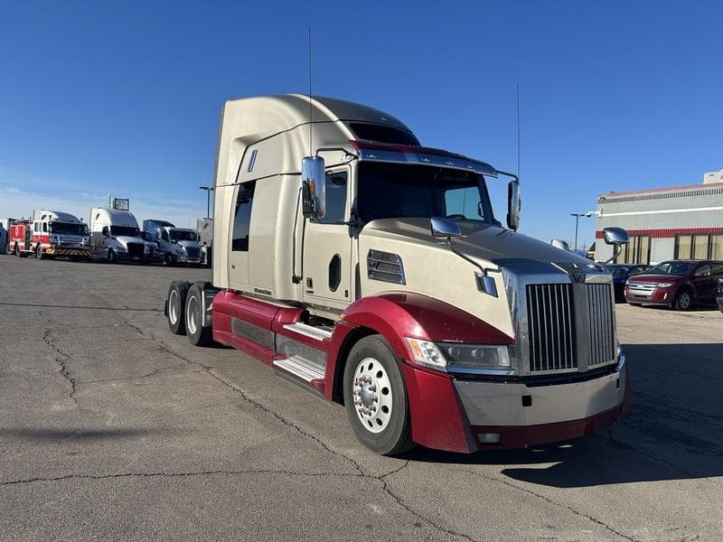 2018 Western Star 5700XE in Cincinnati, OH — photo 17