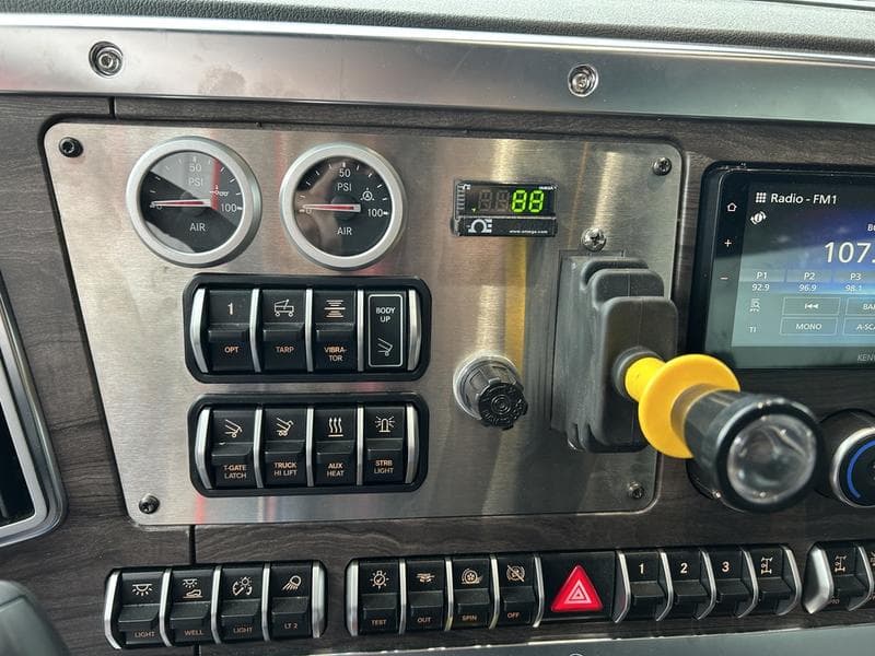 2025 Western Star 49X in Pittsburgh, PA — photo 15