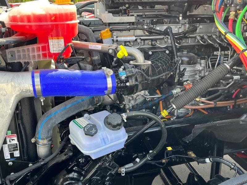 2027 Freightliner Cascadia in Cincinnati, OH — photo 9