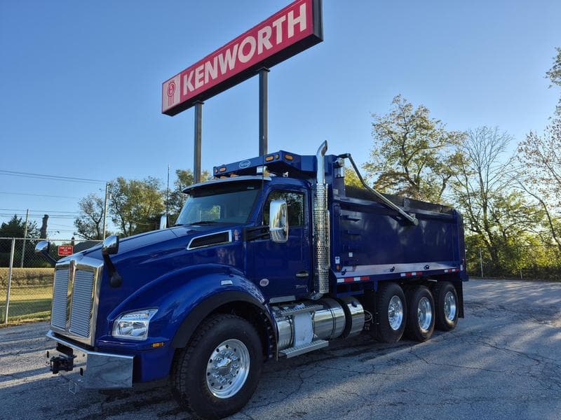 2025 Kenworth T880