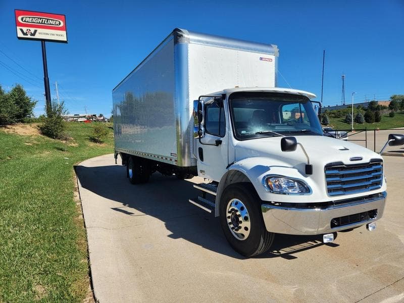 2018 Freightliner M2 106 in Walton, KY — photo 18