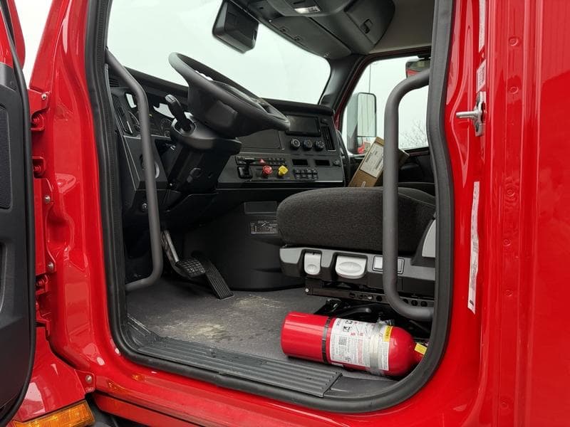 2026 Freightliner Cascadia in Pittsburgh, PA — photo 12
