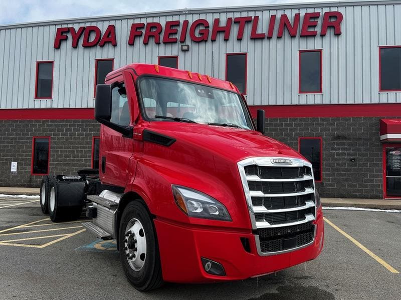 2021 Freightliner Cascadia in Walton, KY — photo 12