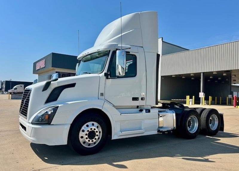 2018 Volvo VNL 300 in Jackson — photo 2