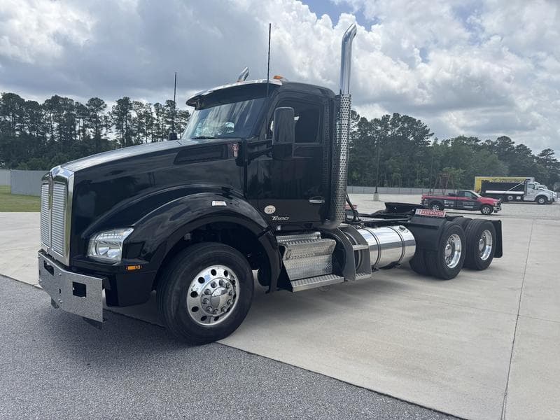 2021 Kenworth T880