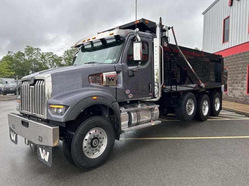 2027 Western Star 47X in Barkeyville, PA — photo 17