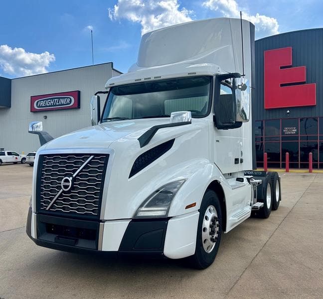2019 Volvo VNL 300 in Jackson