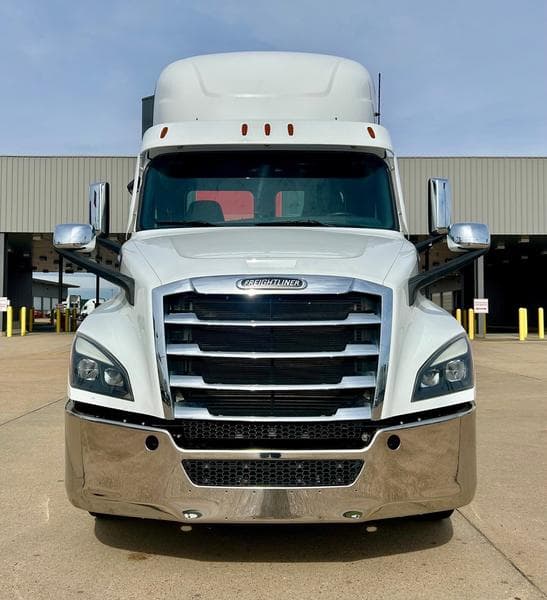 2020 Freightliner in Jackson — photo 2