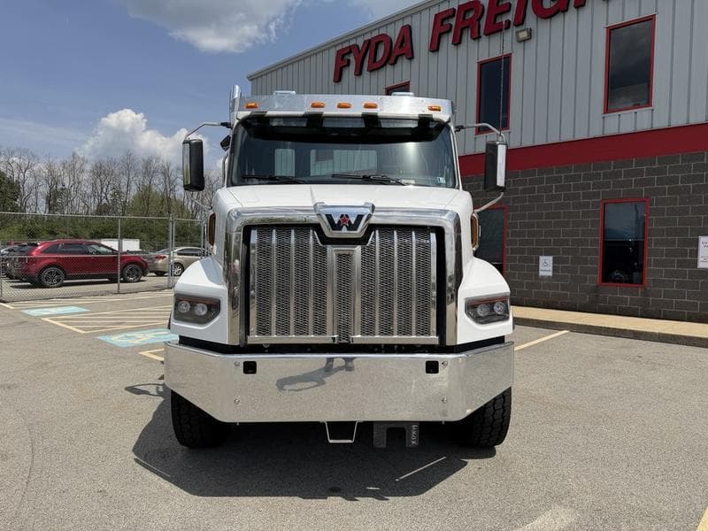 2027 Western Star 47X in Pittsburgh, PA — photo 9
