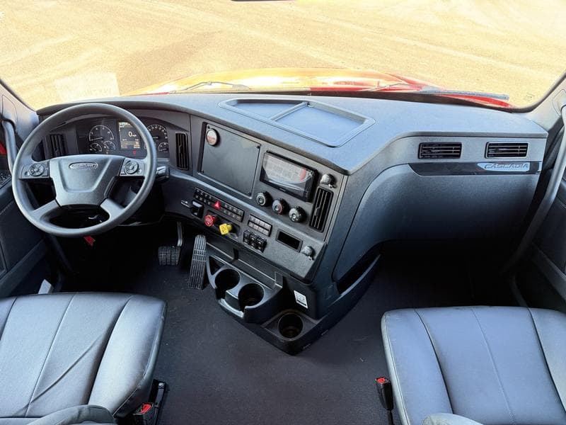 2026 Freightliner Cascadia in Pittsburgh, PA — photo 20