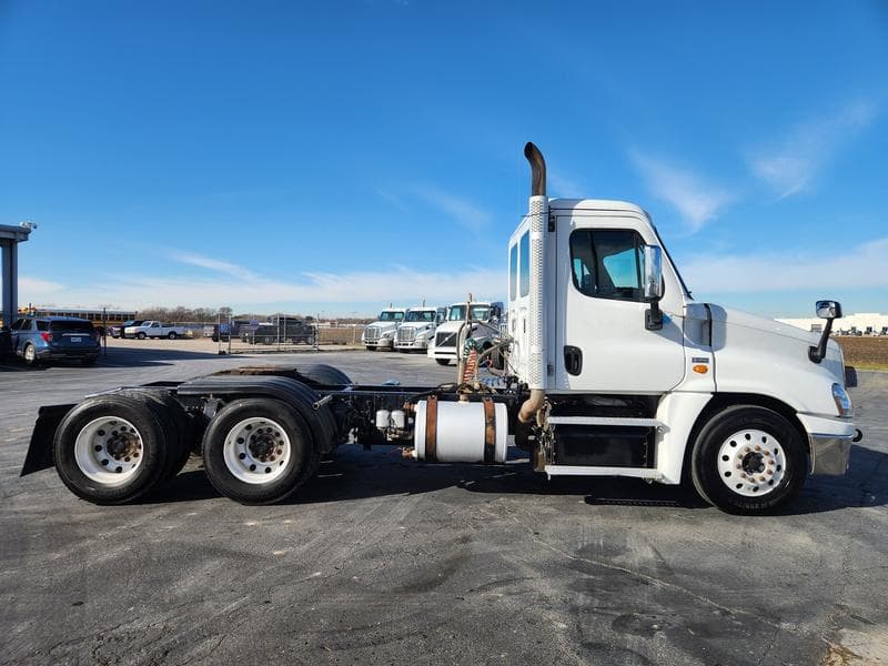 2018 Freightliner Cascadia in Dallas — photo 2