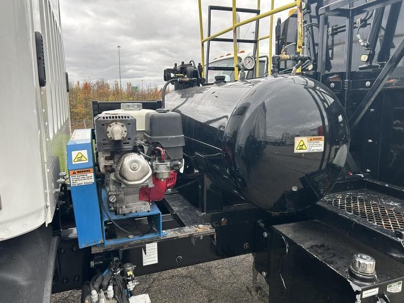 2021 Freightliner M2 106 in Cincinnati, OH — photo 18