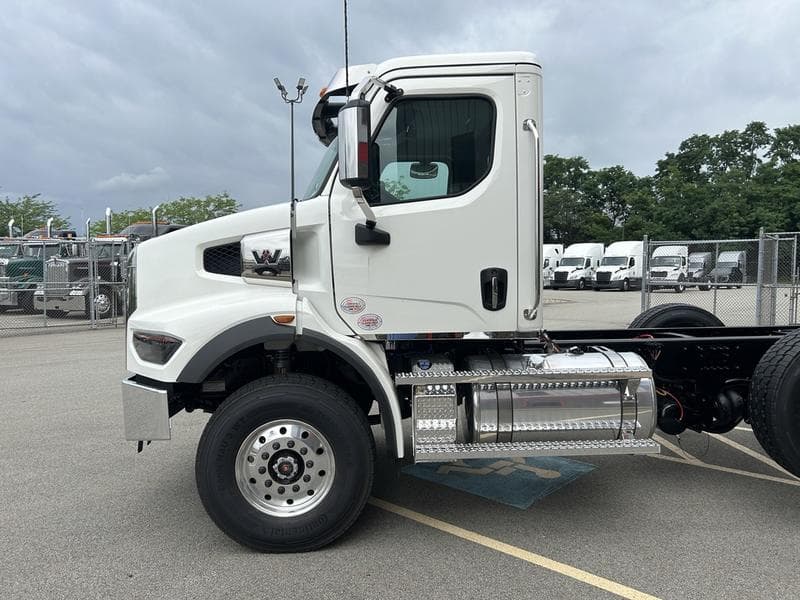 2026 Western Star 47X in Pittsburgh, PA — photo 7