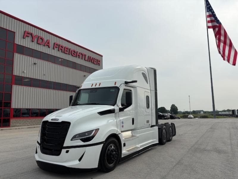 2026 Freightliner Cascadia in Columbus, OH — photo 14
