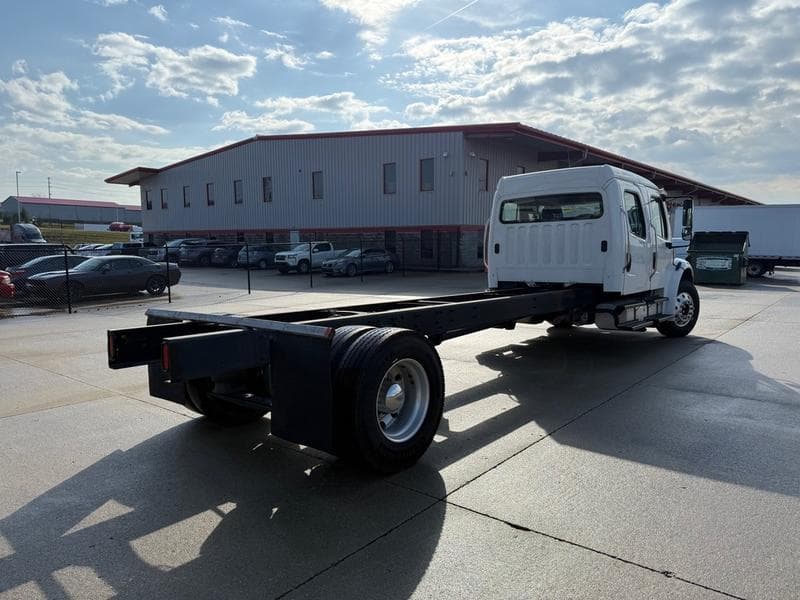 2018 Freightliner M2 106 in Cincinnati, OH — photo 5