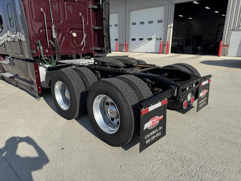 2024 Freightliner Cascadia in Columbus, OH — photo 5