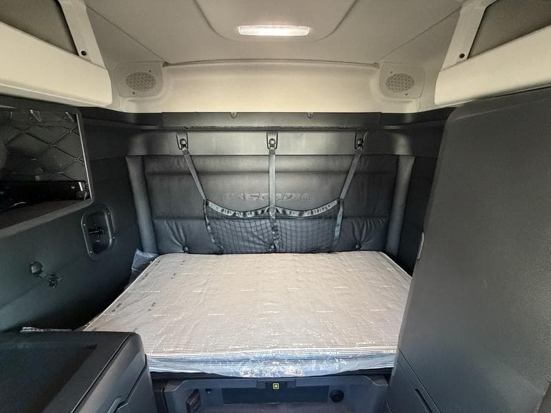 2026 Freightliner Cascadia in Pittsburgh, PA — photo 17