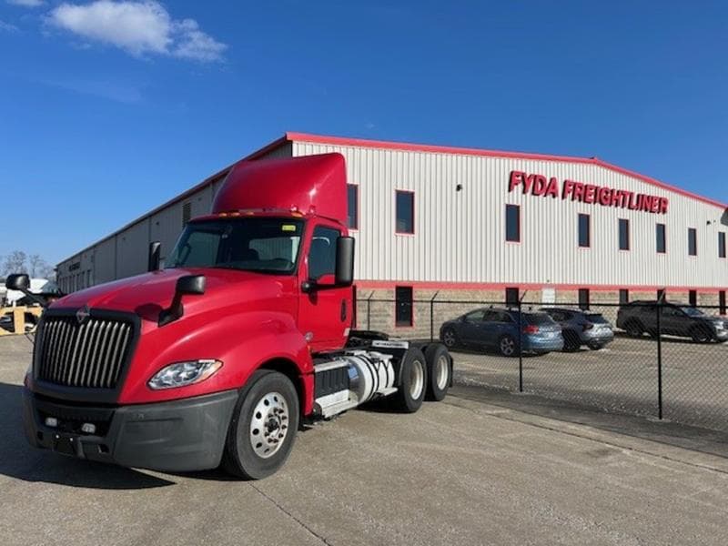 2018 International LT in Columbus, OH — photo 21