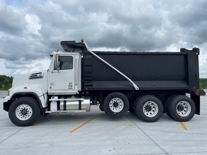 2021 Western Star 4700 in St. Rose — photo 2
