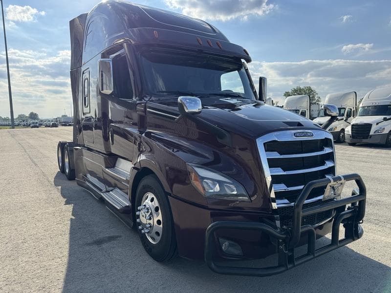 2024 Freightliner Cascadia in Columbus, OH — photo 9