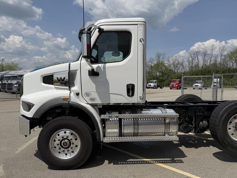 2027 Western Star 47X in Pittsburgh, PA — photo 10
