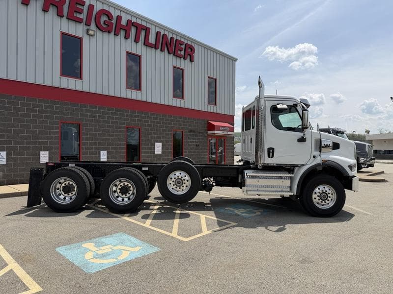 2027 Western Star 47X in Pittsburgh, PA — photo 3