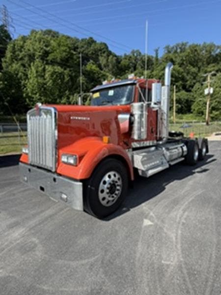 2027 Kenworth W900