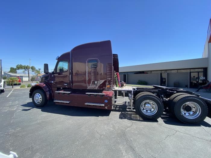 2024 Peterbilt 567 in Los Angeles, CA — photo 7