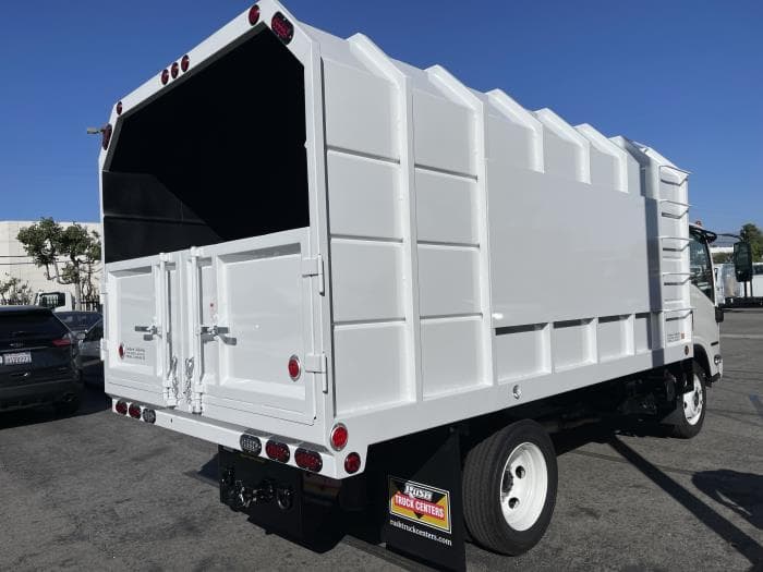 2025 Isuzu NRR in Whittier, CA — photo 6