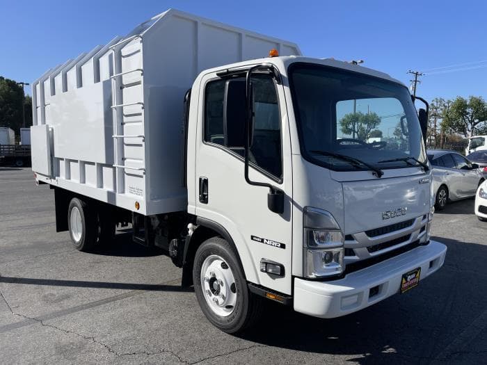 2025 Isuzu NRR in Whittier, CA — photo 8