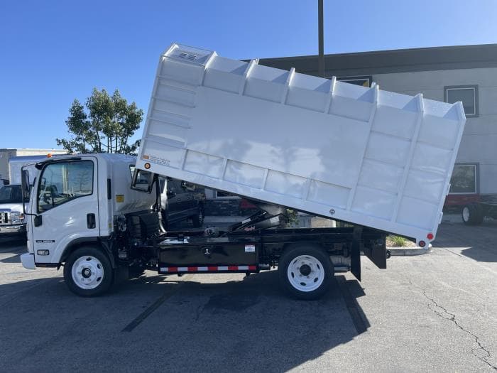 2025 Isuzu NRR in Whittier, CA — photo 26